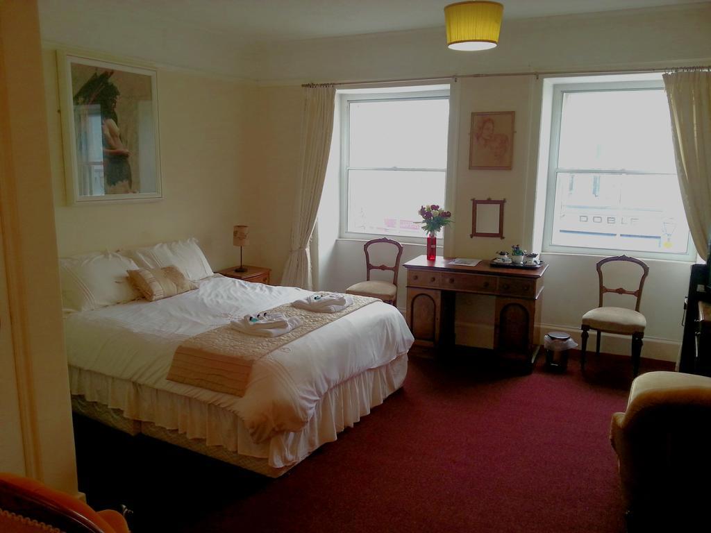 The Angel Hotel Helston Habitación foto